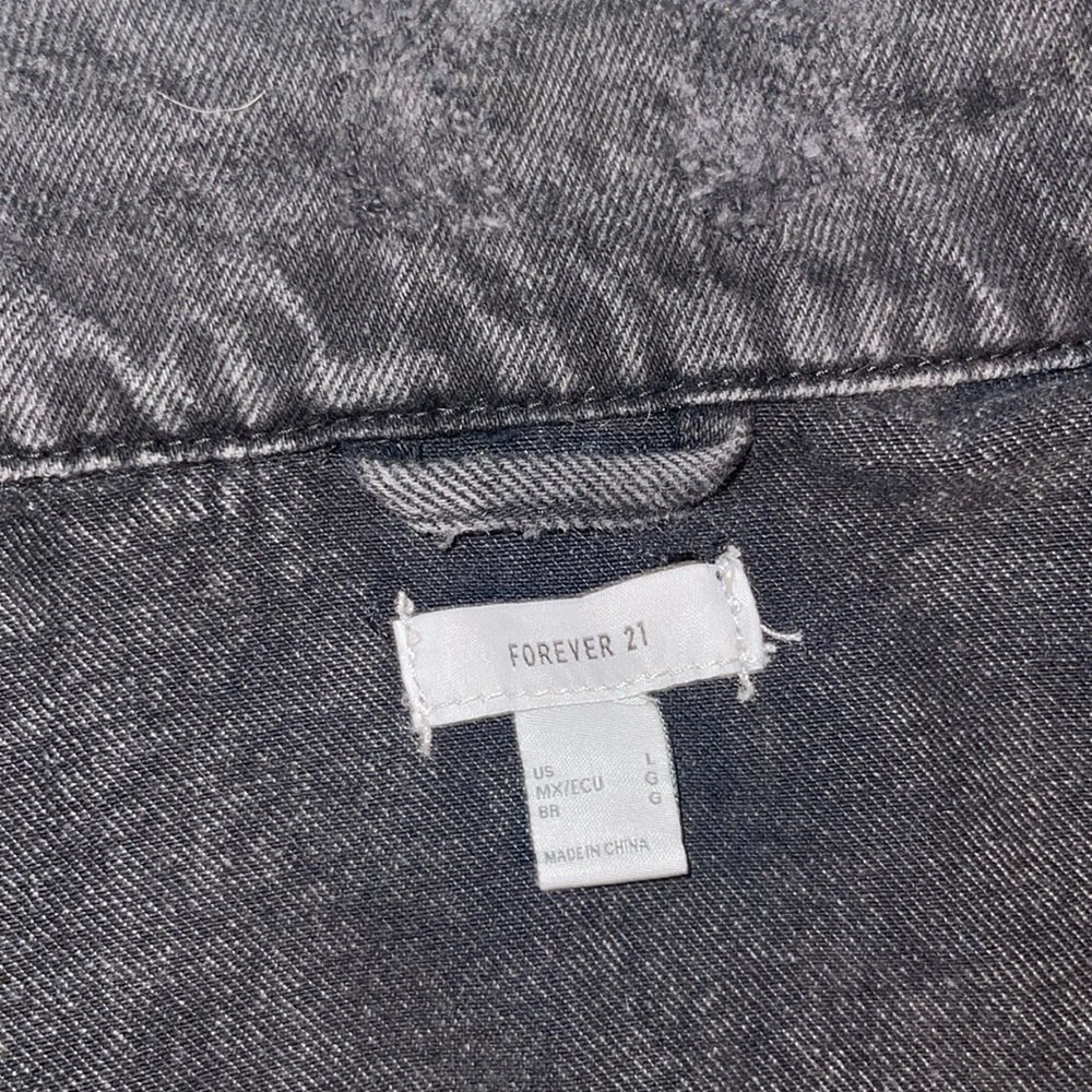 Distressed jean jacket - Picture 10 of 10
